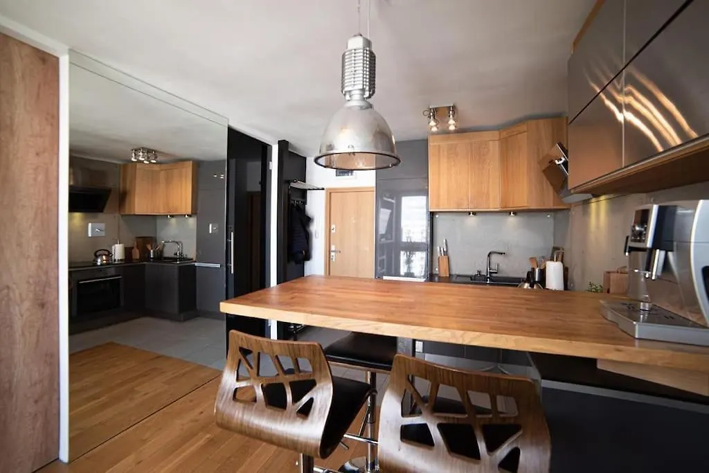 The Glade Of Dreams - Netflix, Sony Ps5 Apartment Warsaw