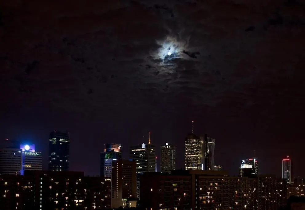 The Glade Of Dreams - Netflix, Sony Ps5 Apartment Warsaw Poland