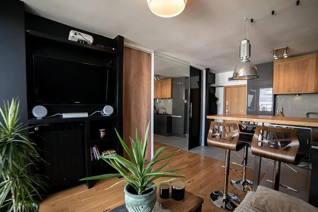 The Glade Of Dreams - Netflix, Sony Ps5 Apartment Warsaw