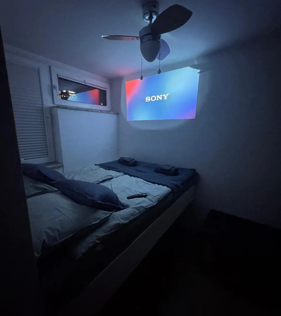 The Glade Of Dreams - Netflix, Sony Ps5 Apartment Warsaw 0*,
